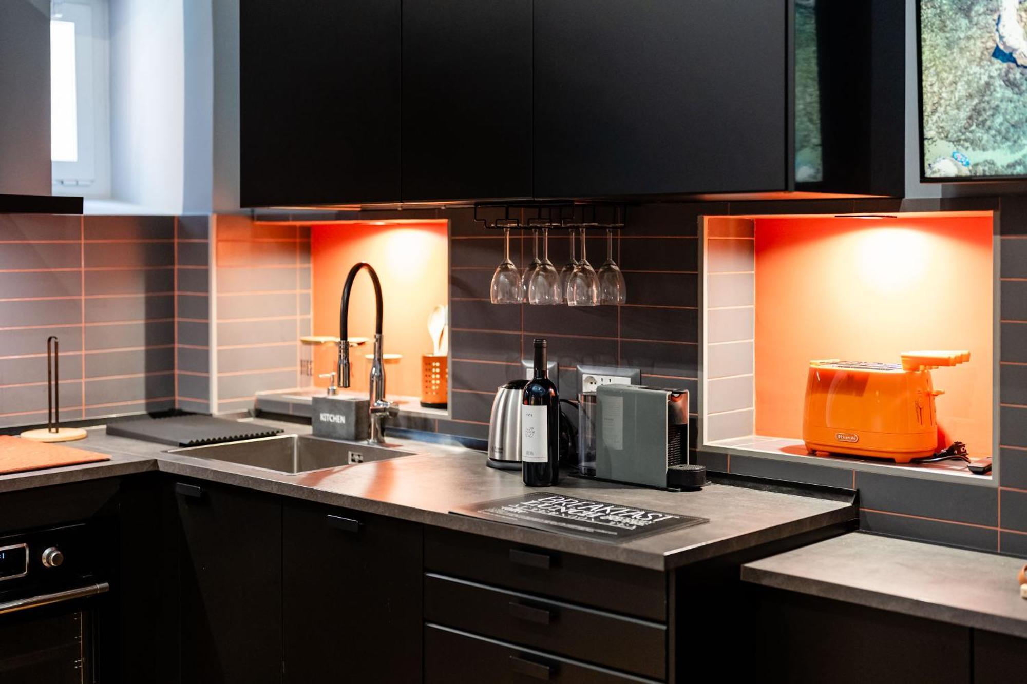 Tolemaide Orange Apartment Рим Екстериор снимка